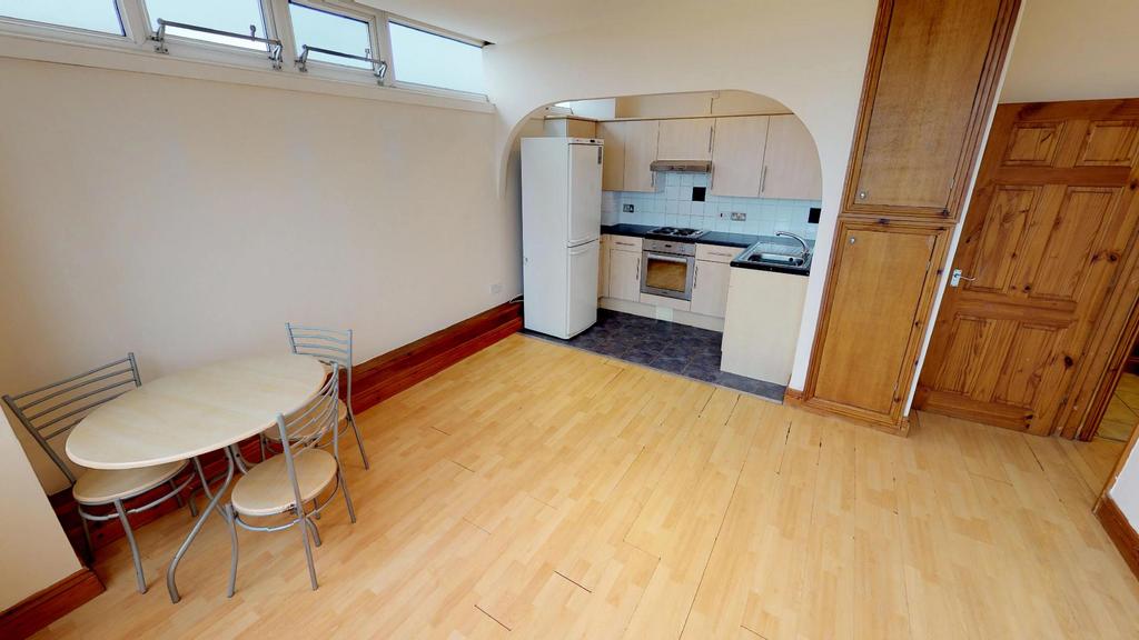 Apartment in Southampton - View 3