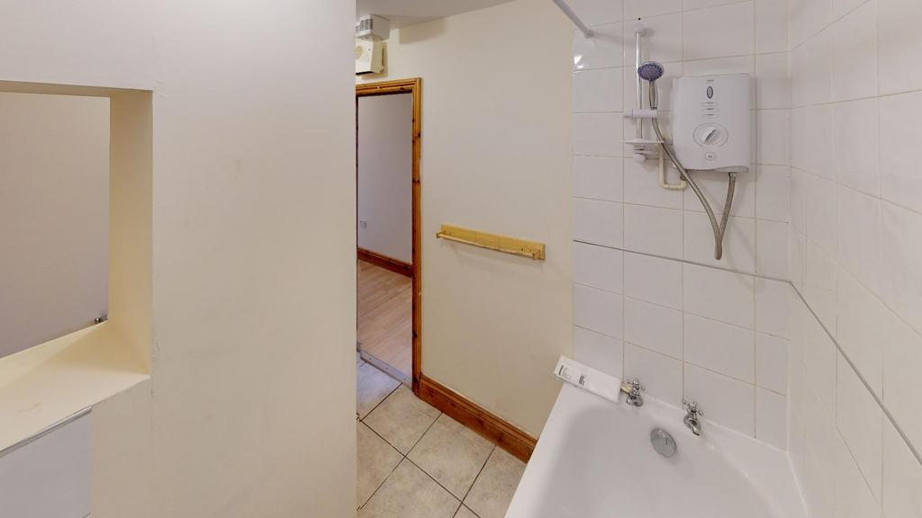 Apartment in Southampton - View 4