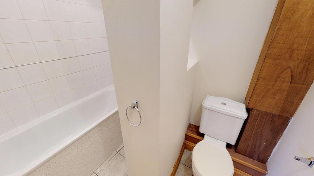 Apartment in Southampton - View 5