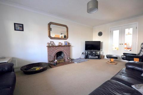 28 Wren Gardens, Alderholt, Fordingbridge, SP6 3PJ