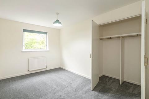 3 bedroom apartment to rent, Caithness Place, Edinburgh, Midlothian