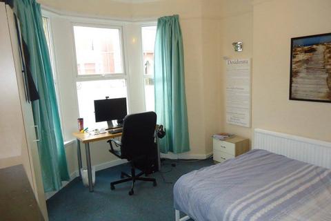 4 bedroom house to rent, Llanishen Street, Heath, Cardiff