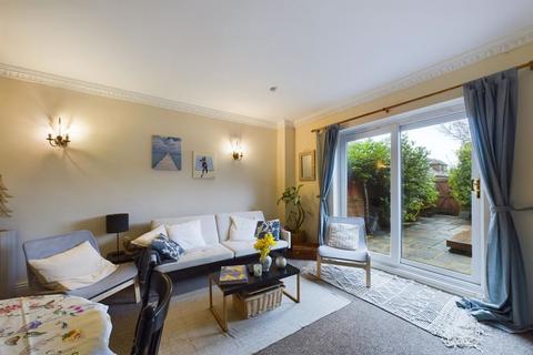 2 bedroom mews for sale, Meade Court, Walton on the Hill