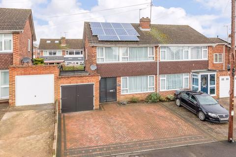 3 bedroom semi-detached house for sale, 18 Morris Drive, Banbury