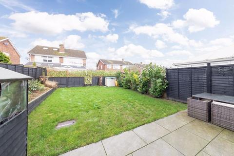 3 bedroom semi-detached house for sale, 18 Morris Drive, Banbury