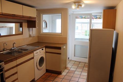 2 bedroom property to rent, Wallingford Town Centre