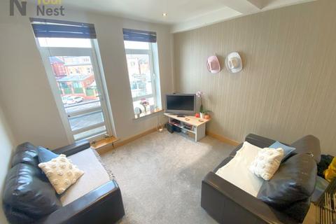 2 bedroom apartment to rent, Apartment 6 The Lounge Apartments, Headingley, LS6 3HU