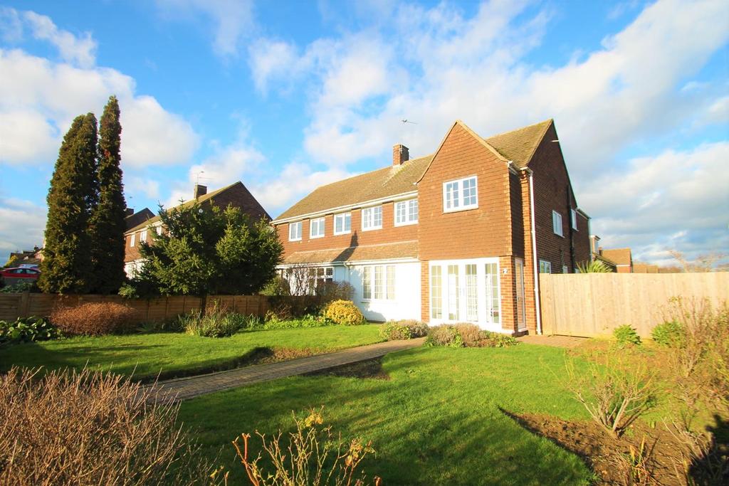 Orchard Avenue, Aylesford 4 bed semidetached house £375,000