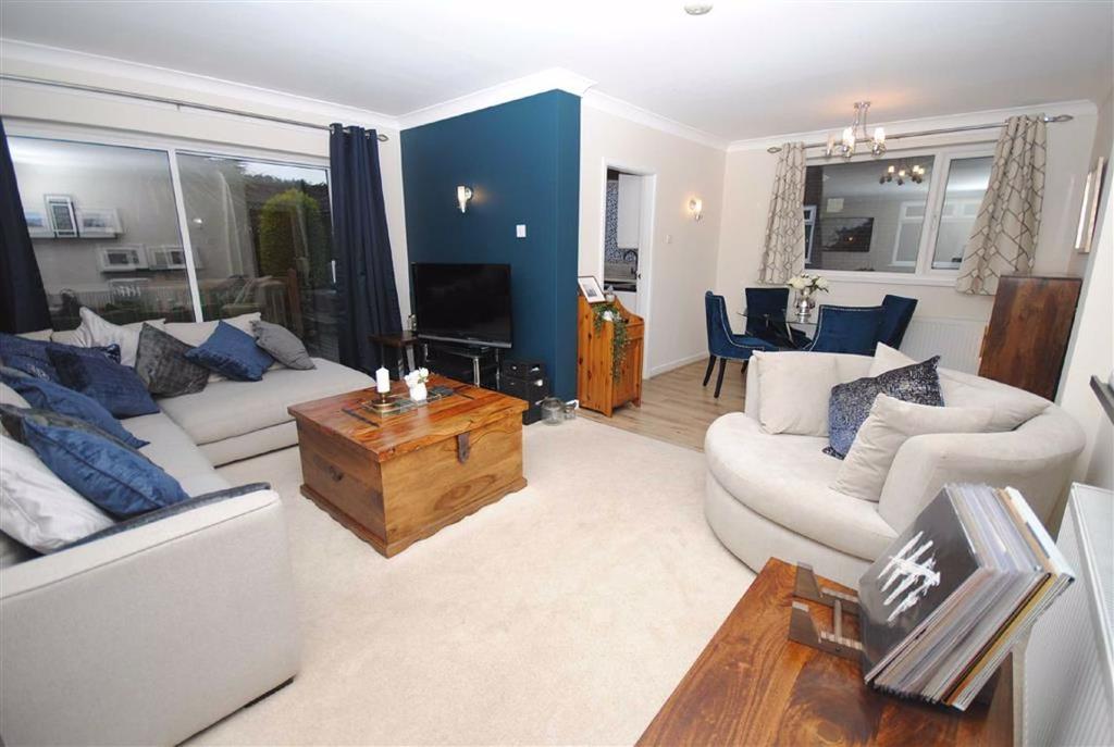 Westfield Lane, Kippax, Leeds, LS25 4 bed semidetached house £217,995