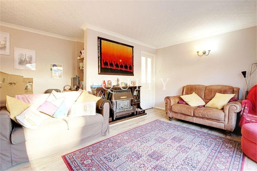 Wetherby Road, ENFIELD, EN2 3 bed end of terrace house £1,650 pcm (£