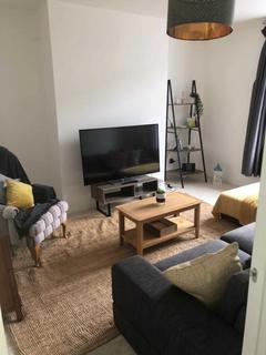 3 bedroom end of terrace house to rent, Kersal Avenue, Manchester