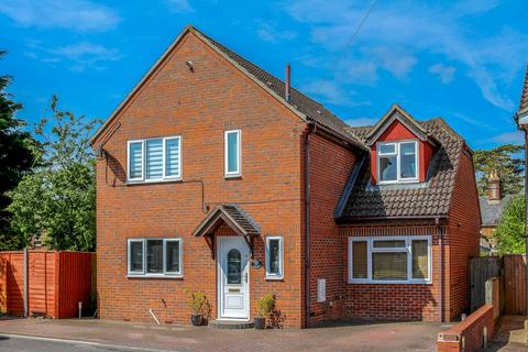 4 bedroom detached house to rent, Amwell Place, Wallingford OX10