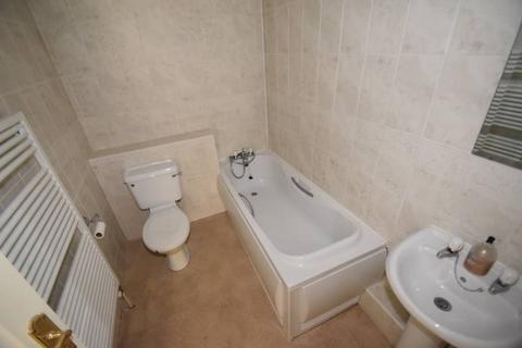 2 bedroom flat for sale, Madeira Way, Eastbourne BN23