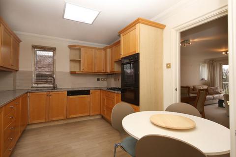 3 bedroom apartment to rent, London NW4