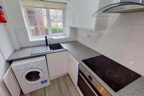 2 bedroom townhouse to rent, 22 Bluecoat Close, NOTTINGHAM NG1 4DP