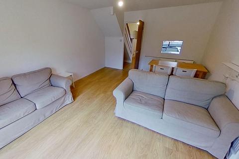 2 bedroom townhouse to rent, 22 Bluecoat Close, NOTTINGHAM NG1 4DP