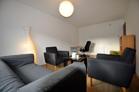 1 bedroom flat to rent, Sienna Gardens, Sciennes, Edinburgh, EH9