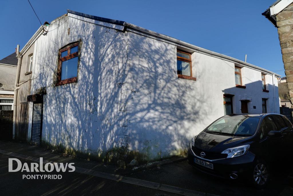 Pwllgwaun, Pontypridd 3 bed end of terrace house £65,000