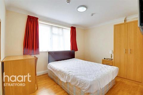 1 bedroom in a flat share to rent, Norwich Road -  Forest Gate - E7