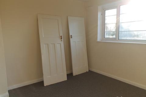 2 bedroom flat to rent, Merryoak Road, Southampton