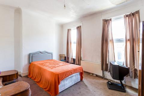 4 bedroom end of terrace house for sale, Leconfield Road, Highbury, N5