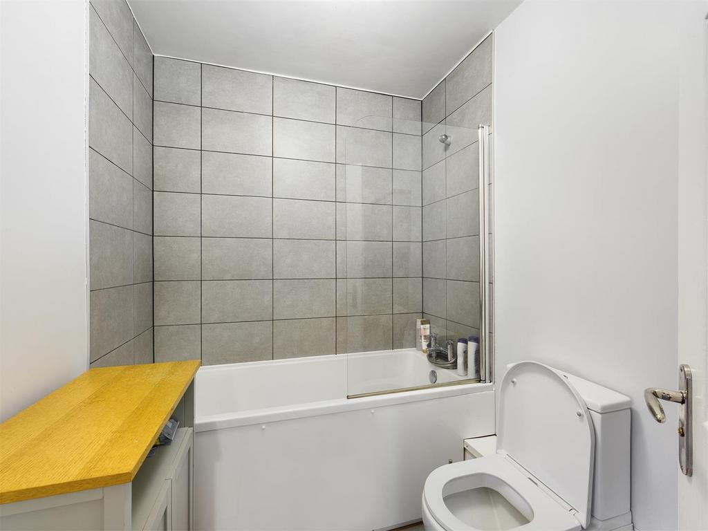 B1y WOxsa5 E2yeg3br AF44w.jpg