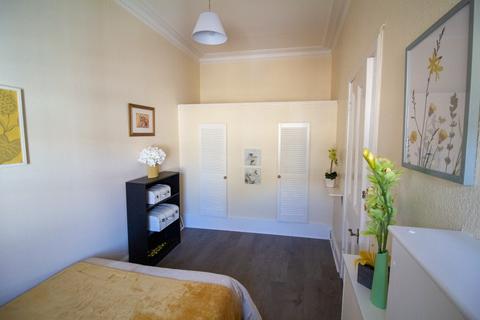 1 bedroom flat to rent, Elgin Terrace, Easter Road, Edinburgh, EH7