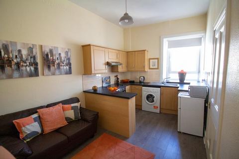 1 bedroom flat to rent, Elgin Terrace, Easter Road, Edinburgh, EH7