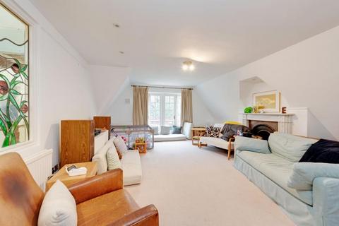 3 bedroom flat to rent, Redington Road, Hampstead, NW3