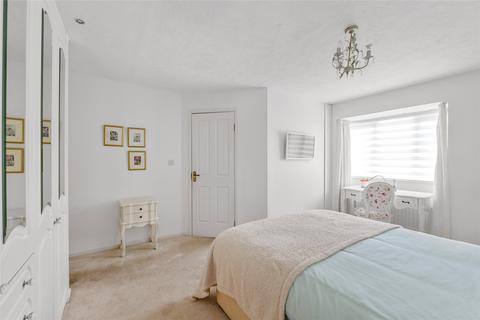 56 Padbrook, Oxted, RH8 0DZ