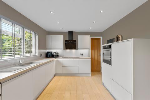 56 Padbrook, Oxted, RH8 0DZ