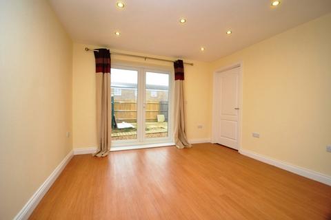 2 bedroom flat to rent, Salisbury Road, Stevenage, SG1