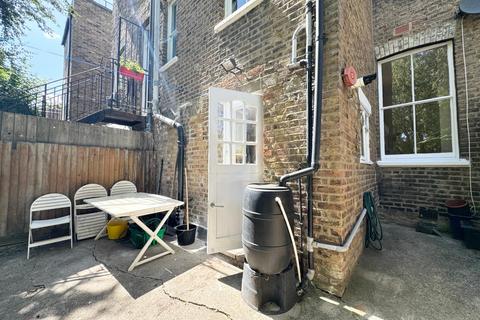 1 bedroom flat to rent, Hanley Road, Finsbury Park