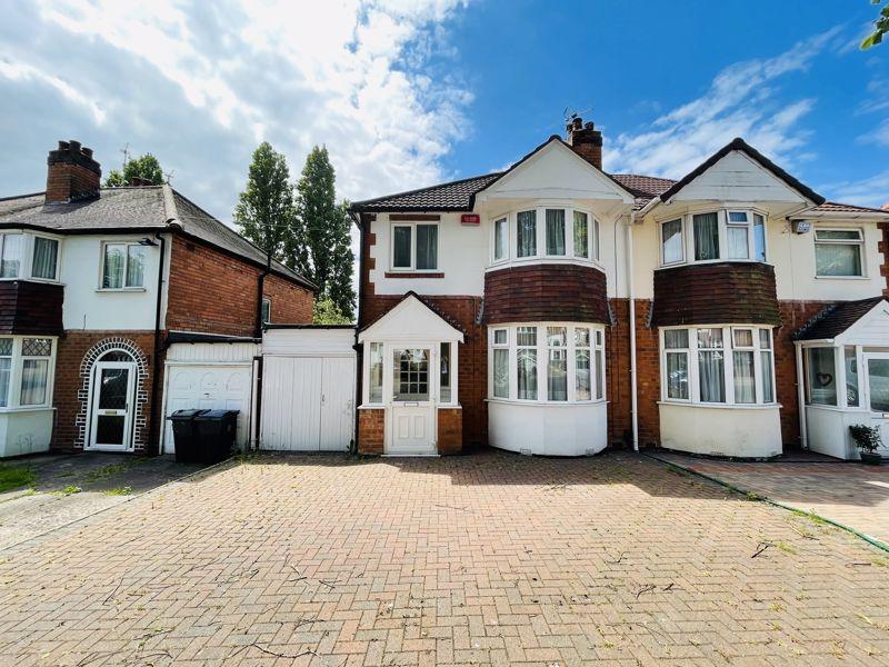 Warren Hill Road, Kingstanding, Birmingham B44 8ET 3 bed semidetached