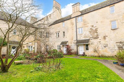 2 bedroom flat to rent, Stone Manor, Stroud