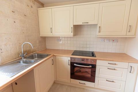 2 bedroom flat to rent, Stone Manor, Stroud