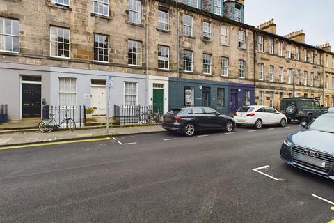 3 bedroom flat to rent, Cumberland Street, New Town, Edinburgh, EH3