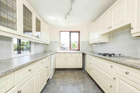 4 bedroom house to rent, ETON, KING STABLE STREET