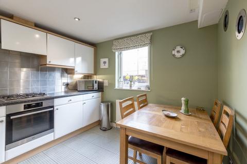 undefined, 3/3 Dicksonfield, Leith, EH7 5ND