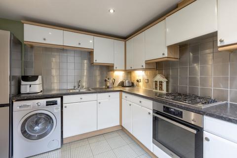 undefined, 3/3 Dicksonfield, Leith, EH7 5ND