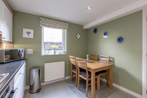 undefined, 3/3 Dicksonfield, Leith, EH7 5ND