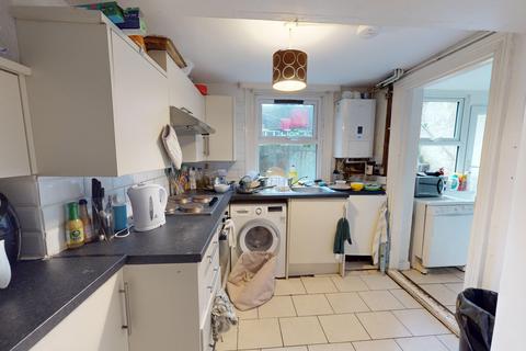 6 bedroom terraced house to rent, Trinity Street, Brighton, BN2