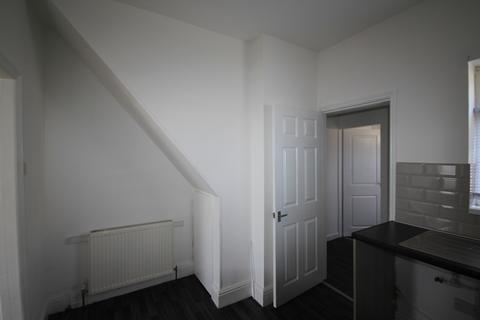 2 bedroom terraced house to rent, Western Villas, Rosmead St, Hull, HU9
