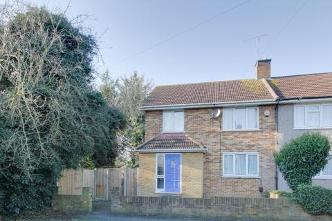 Tiverton Grove Rm3 9ua 3 Bed Terraced House 350 000