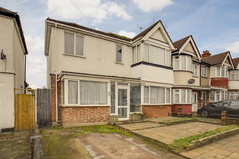 Chatsworth Gardens West Harrow 4 Bed Semi Detached House 624 950