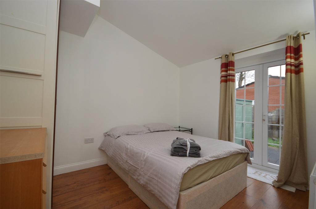 Charlton Road, Brentry, Bristol, Somerset, BS10 2 bed apartment £