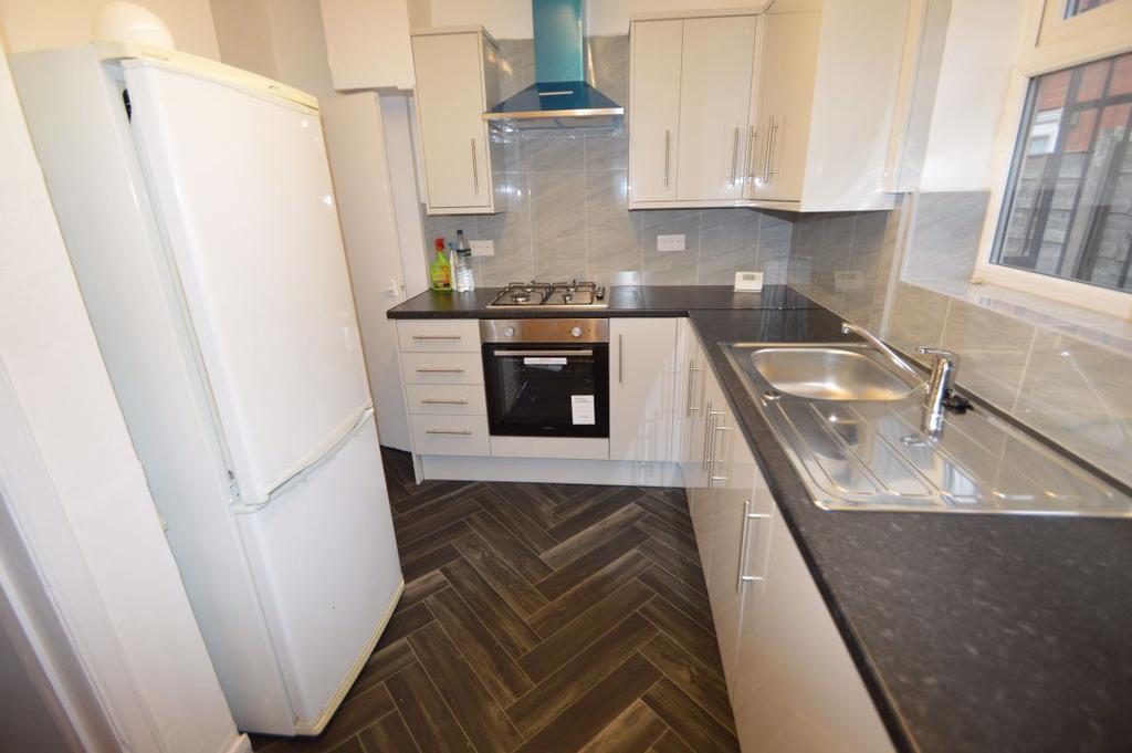 Garswood Road, Manchester 1 bed flat £550 pcm (£127 pw)
