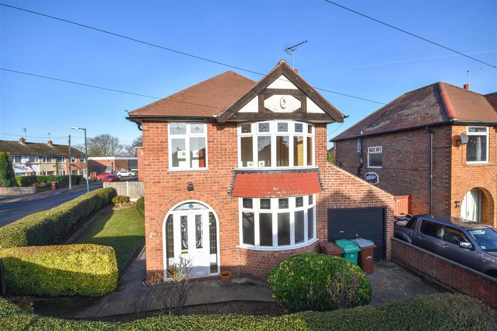 St. Austell Drive, Wilford, Nottingham 3 bed detached house £250,000