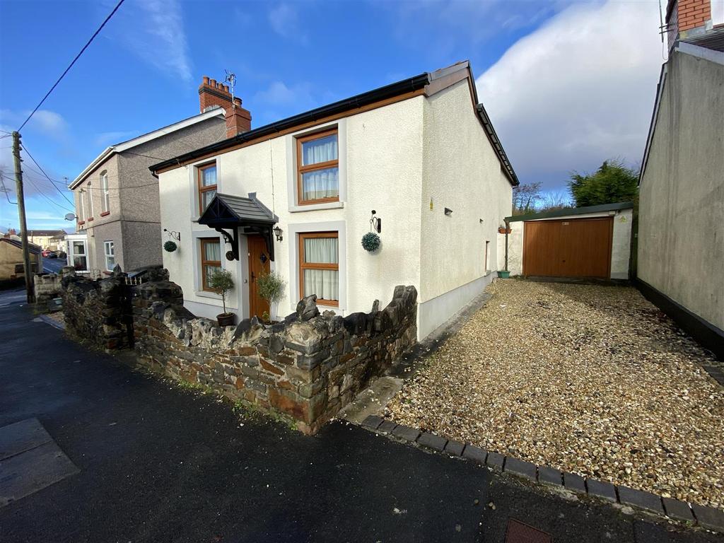 Cwmgarw Road, Upper Brynamman, Ammanford 3 bed detached house £210,000