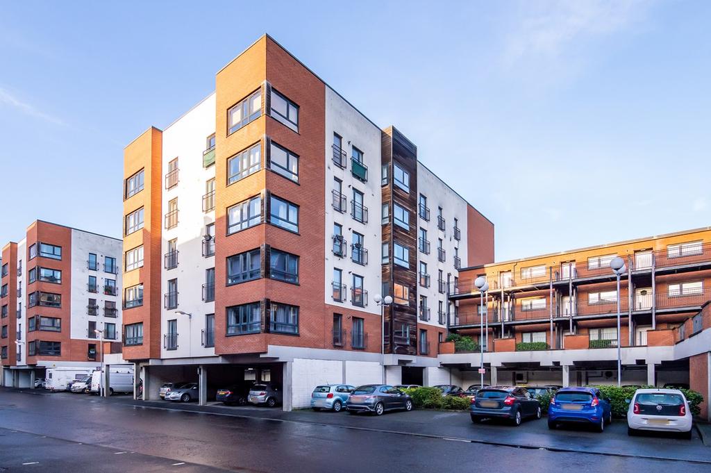 Salamander Court, Leith, Edinburgh, EH6 2 bed flat £189,995 Salamander Court, Leith, Edinburgh, EH6 2 bed flat £189,995